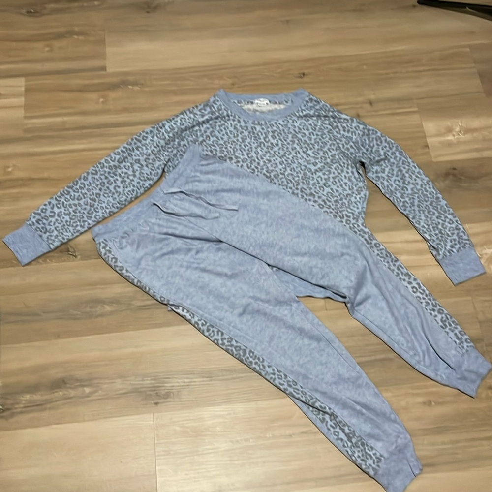 Women’s splendid pajama set size small